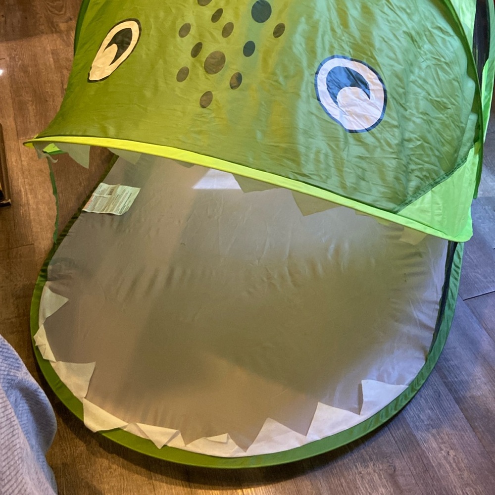 Kids pop up tent
